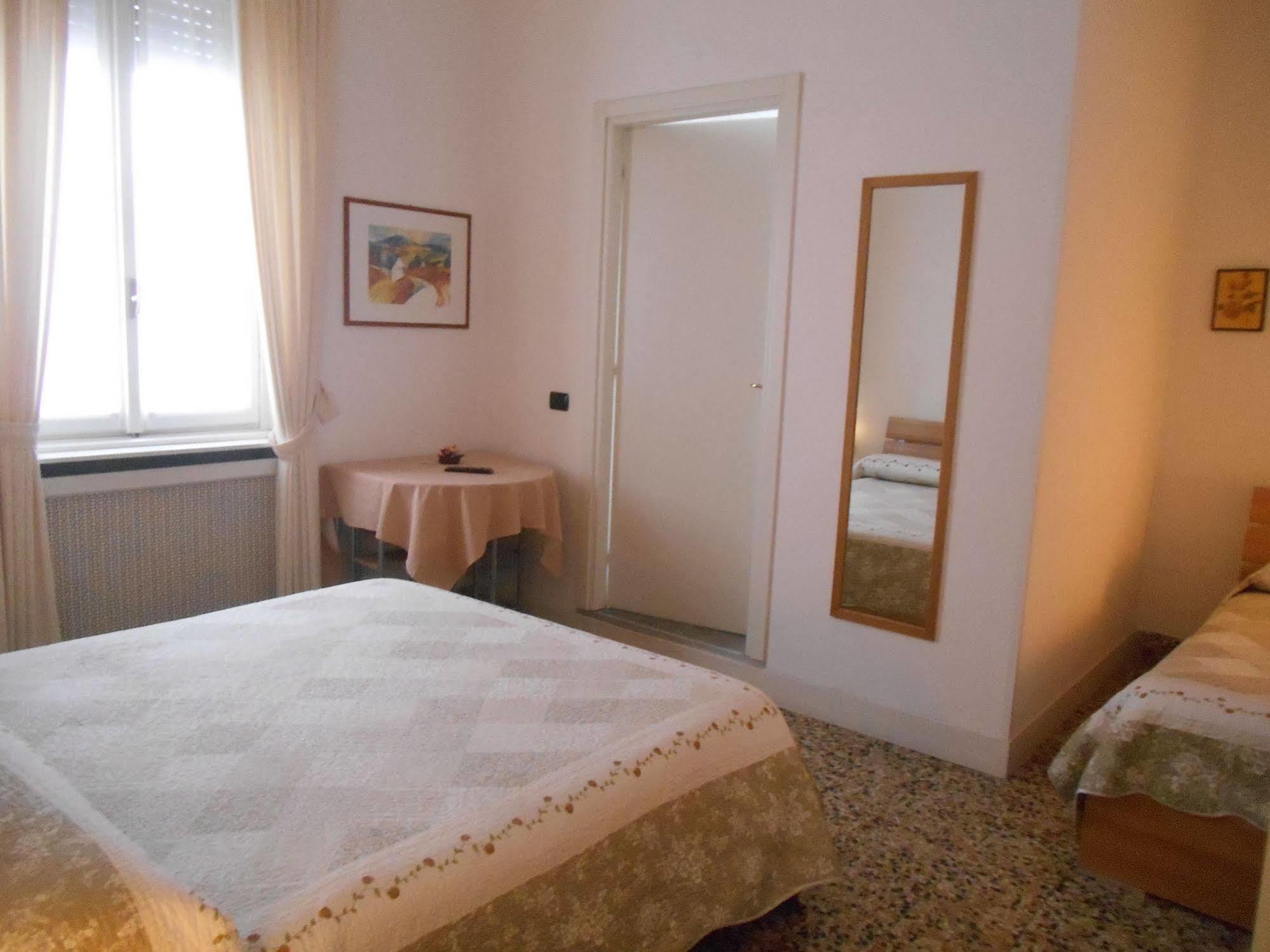 Bed and Breakfast Le Rose Malpensa Busto Arsizio Exteriér fotografie